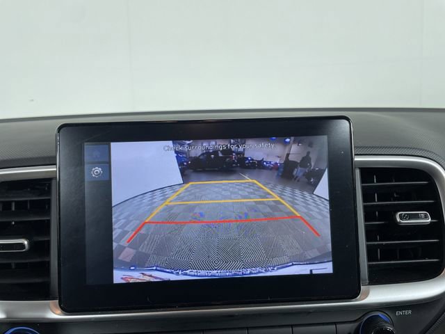 Used 2025 Hyundai Venue SEL FWD image 22