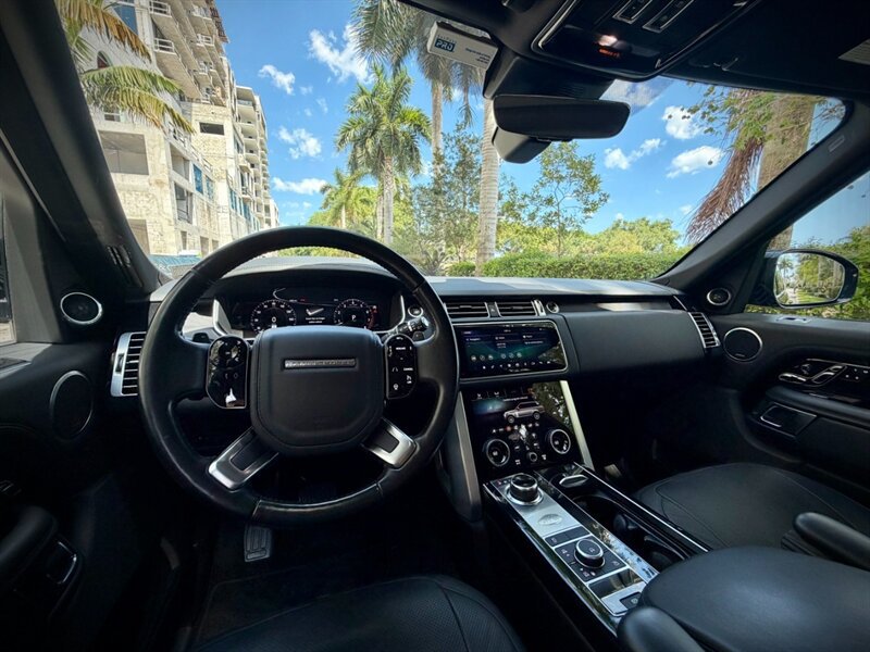 Used 2019 Land Rover Range Rover Supercharged AWD/4WD image 2
