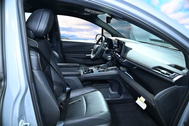 Used 2025 Toyota Sienna XLE Woodland Edition image 43
