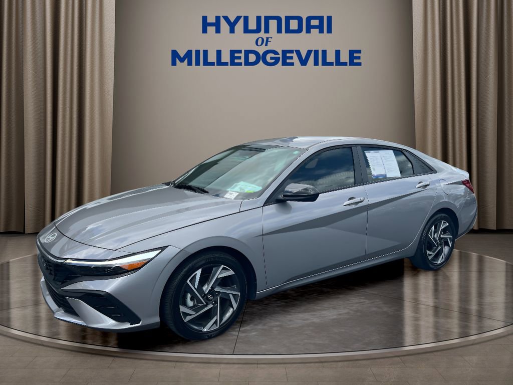 Used 2025 Hyundai Elantra Sport image 1