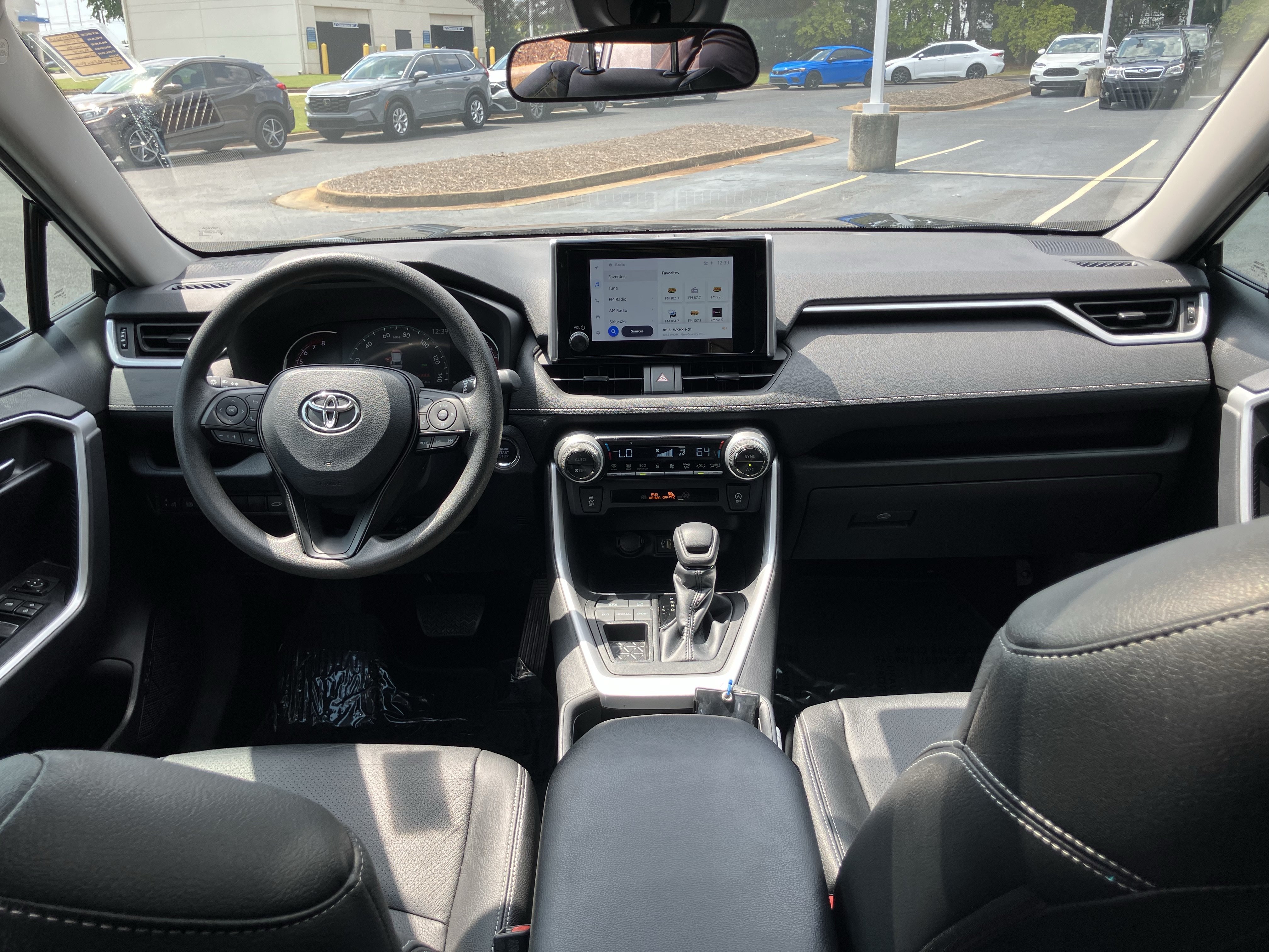 Used 2023 Toyota RAV4 XLE w/ Convenience Package FWD image 33