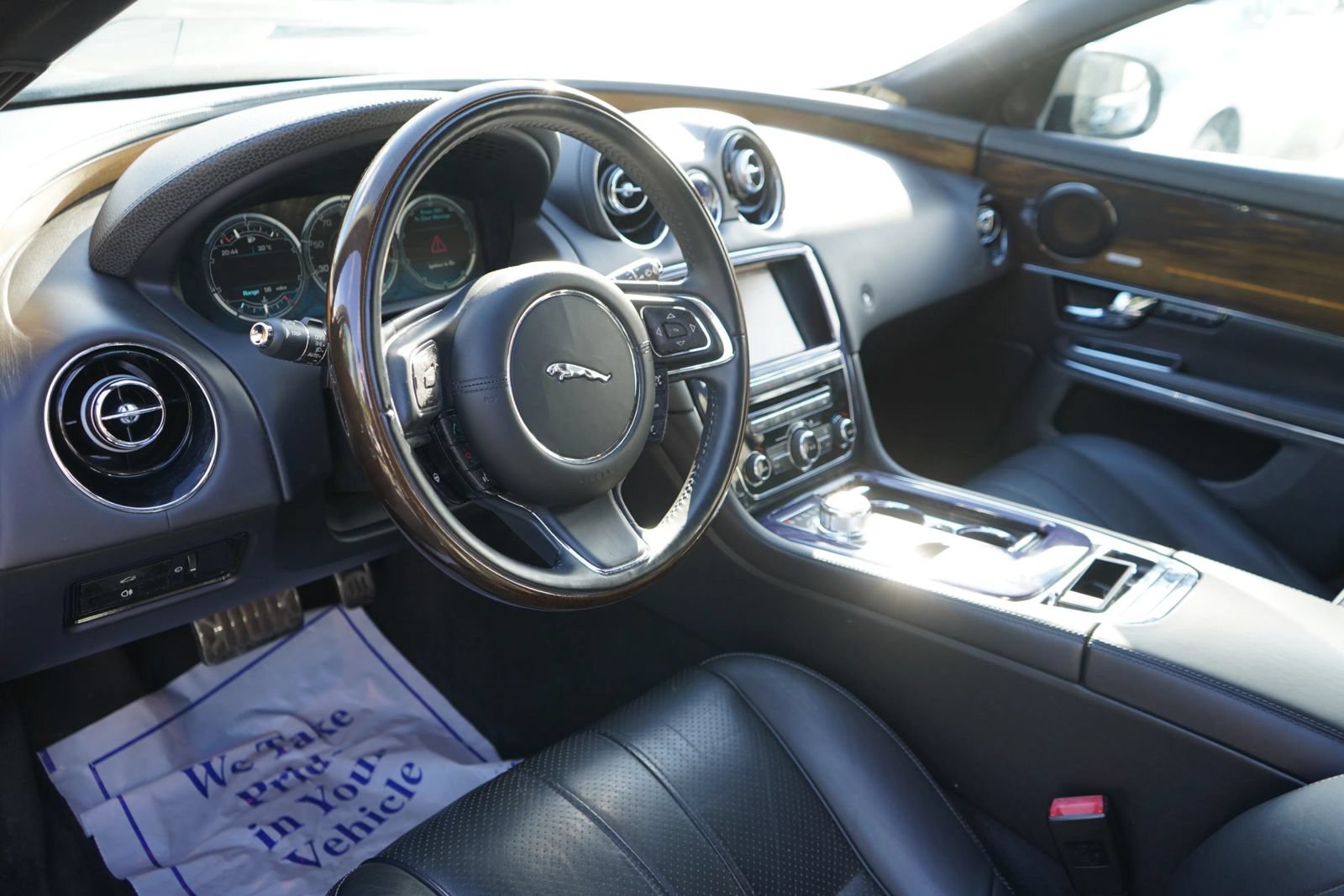 Used 2011 Jaguar XJ L Supersport RWD image 7
