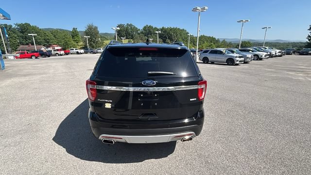 Used 2017 Ford Explorer Platinum AWD/4WD image 4