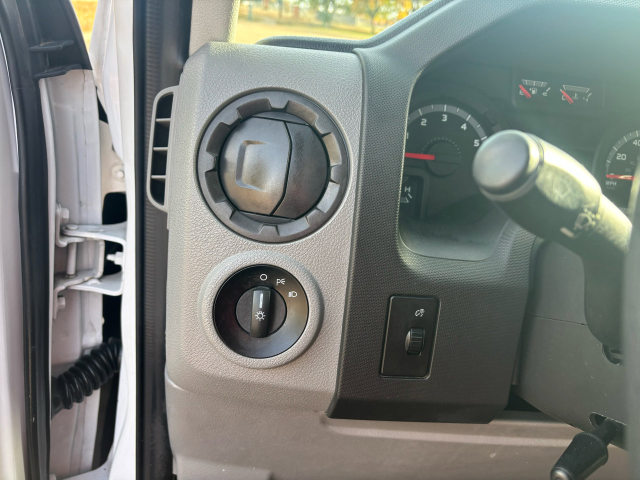 Used 2014 Ford E-150 and Econoline 150 Extended w/ Power Group image 13