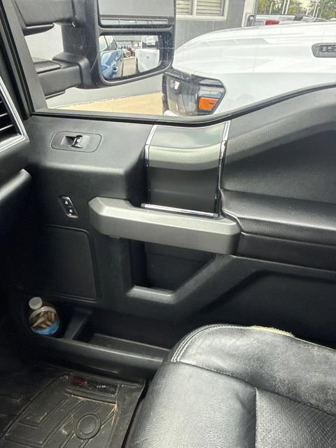 Used 2017 Ford F150 XLT w/ Equipment Group 302A Luxury AWD/4WD image 36