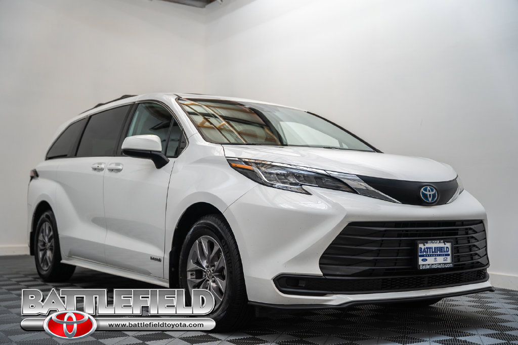 Used 2021 Toyota Sienna LE w/ LE Plus Package