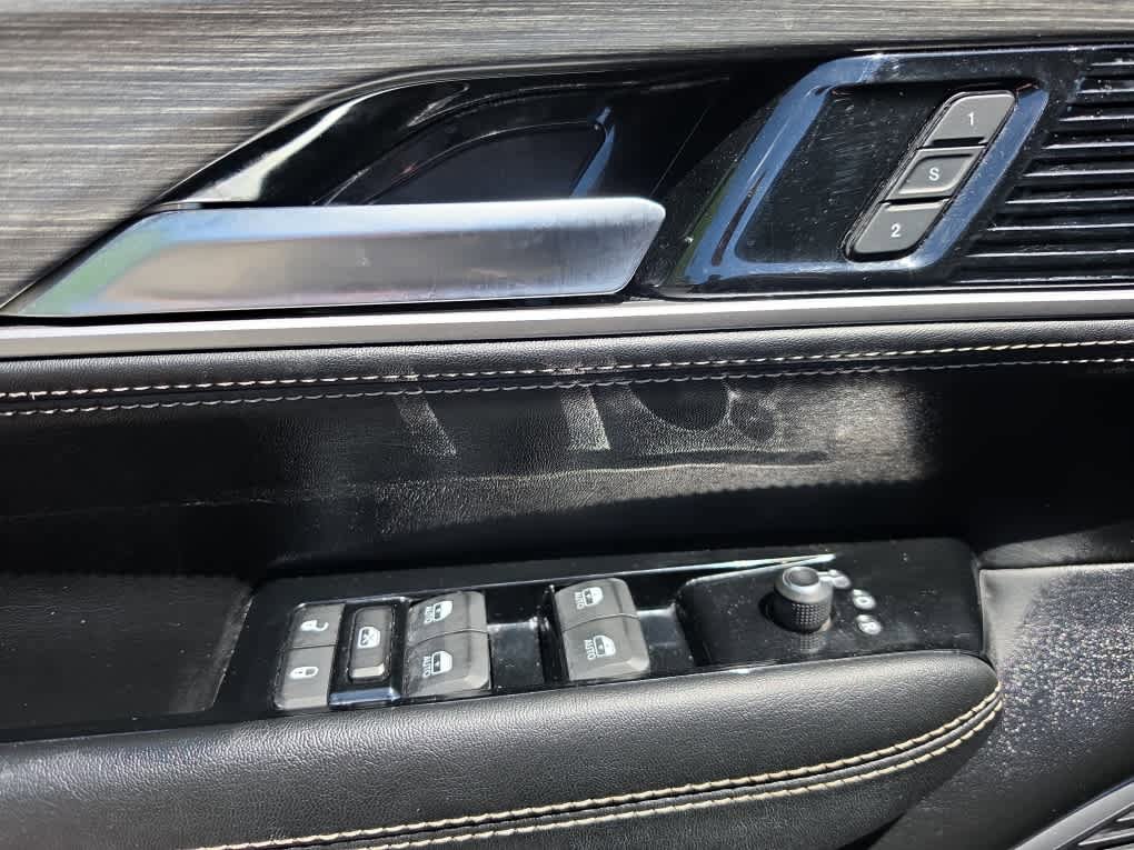 Used 2024 Jeep Wagoneer Series II w/ Flexible Seating Group RWD image 16