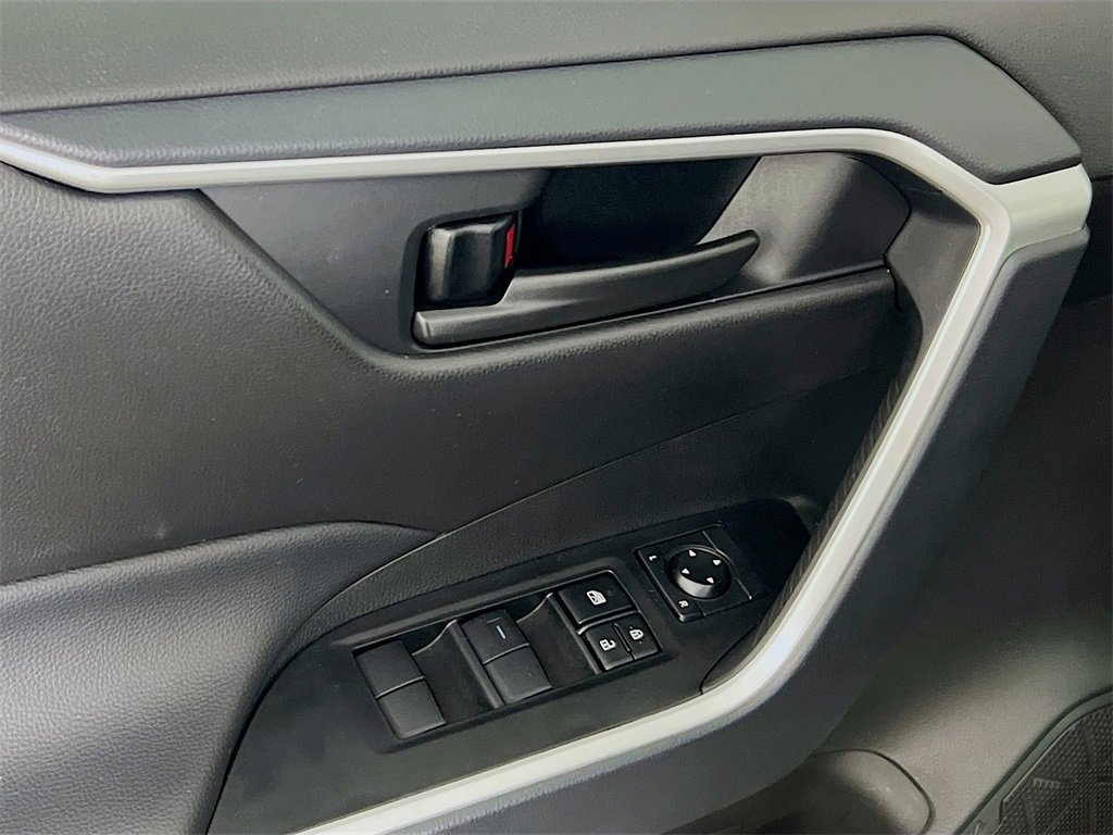 Used 2024 Toyota RAV4 LE image 17