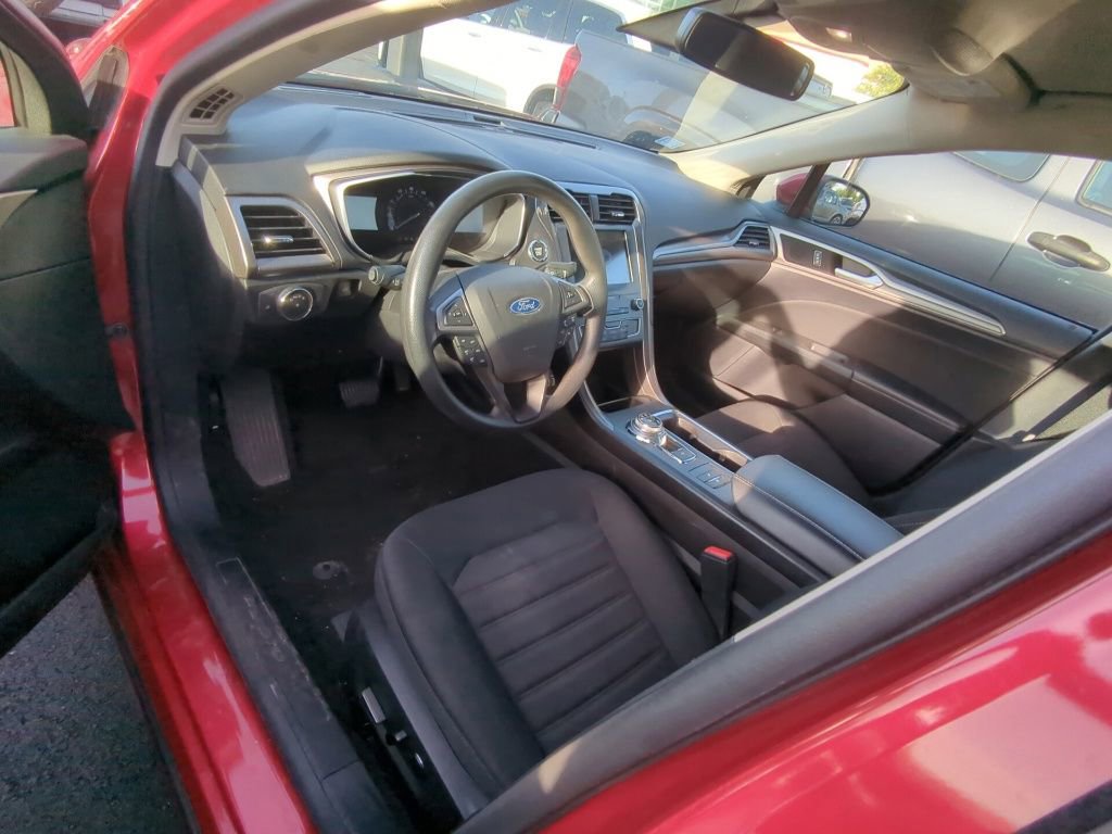Used 2020 Ford Fusion SE FWD image 7