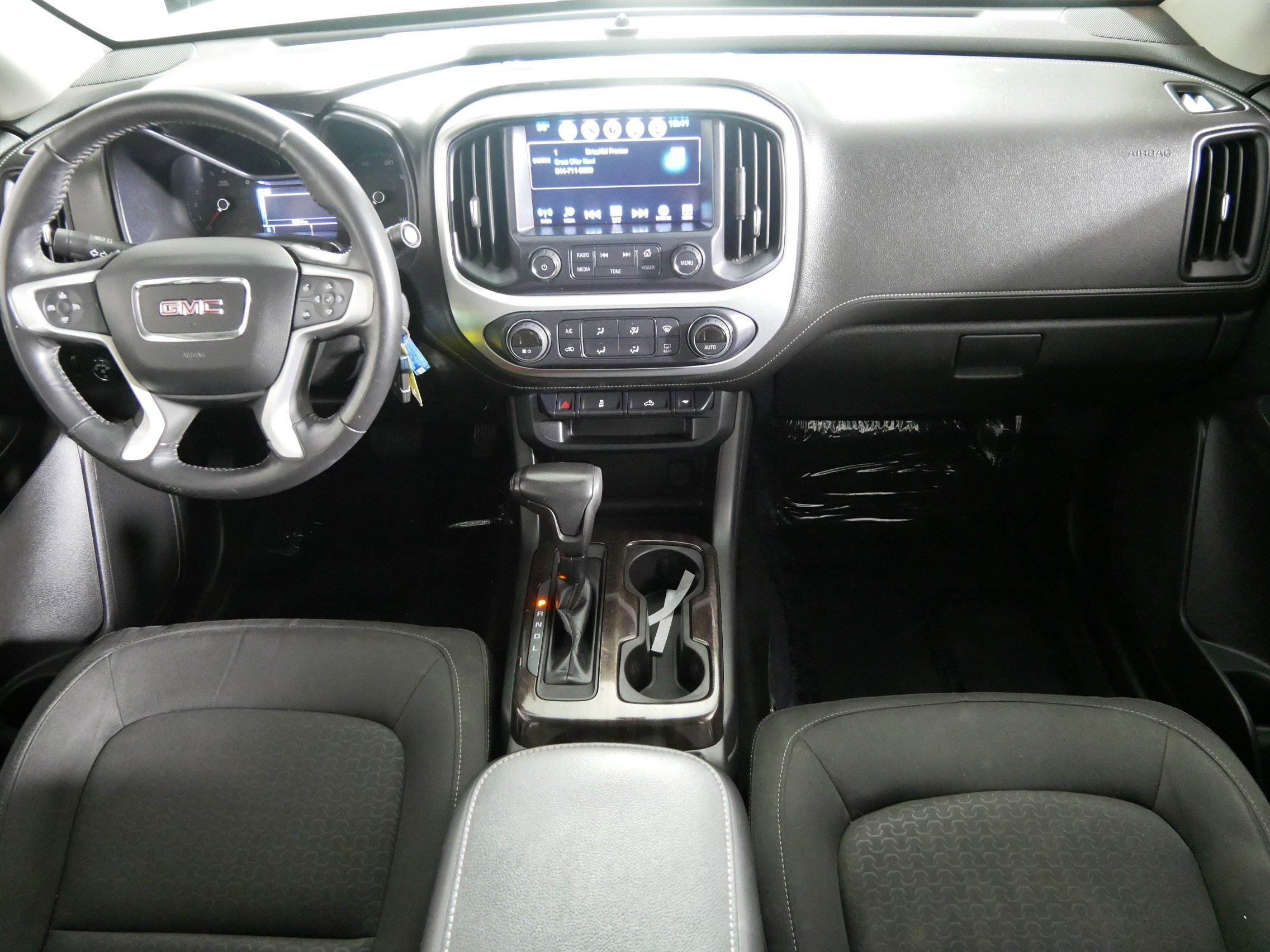 Used 2018 GMC Canyon SLE w/ SLE Convenience Package image 10