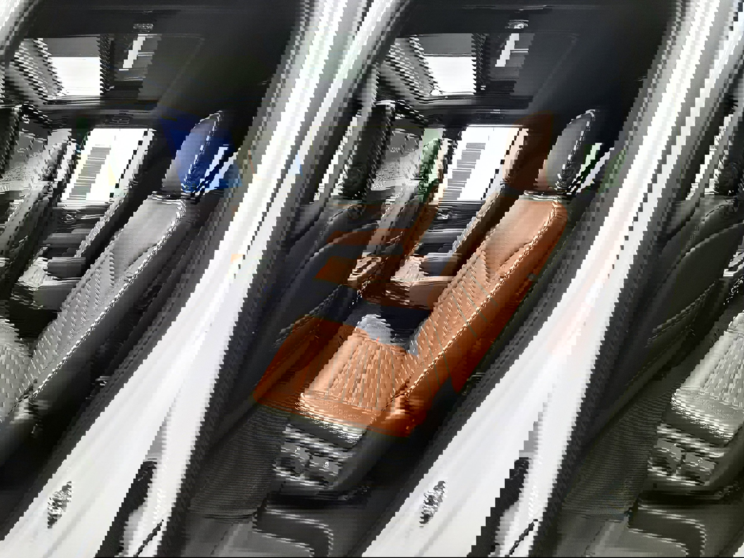 Used 2023 GMC Yukon XL Denali Ultimate w/ LPO, Floor Liner Package image 32