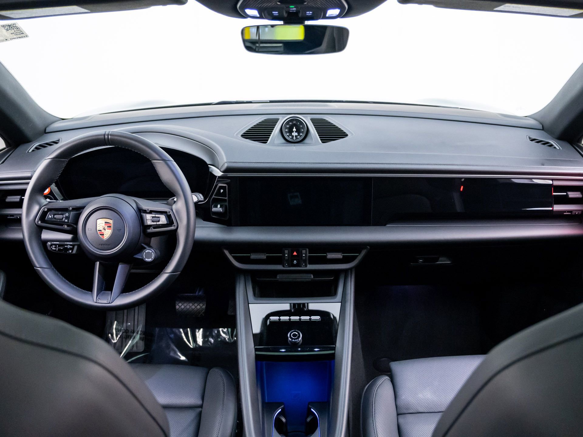 Certified 2024 Porsche Macan 4 Electric image 11