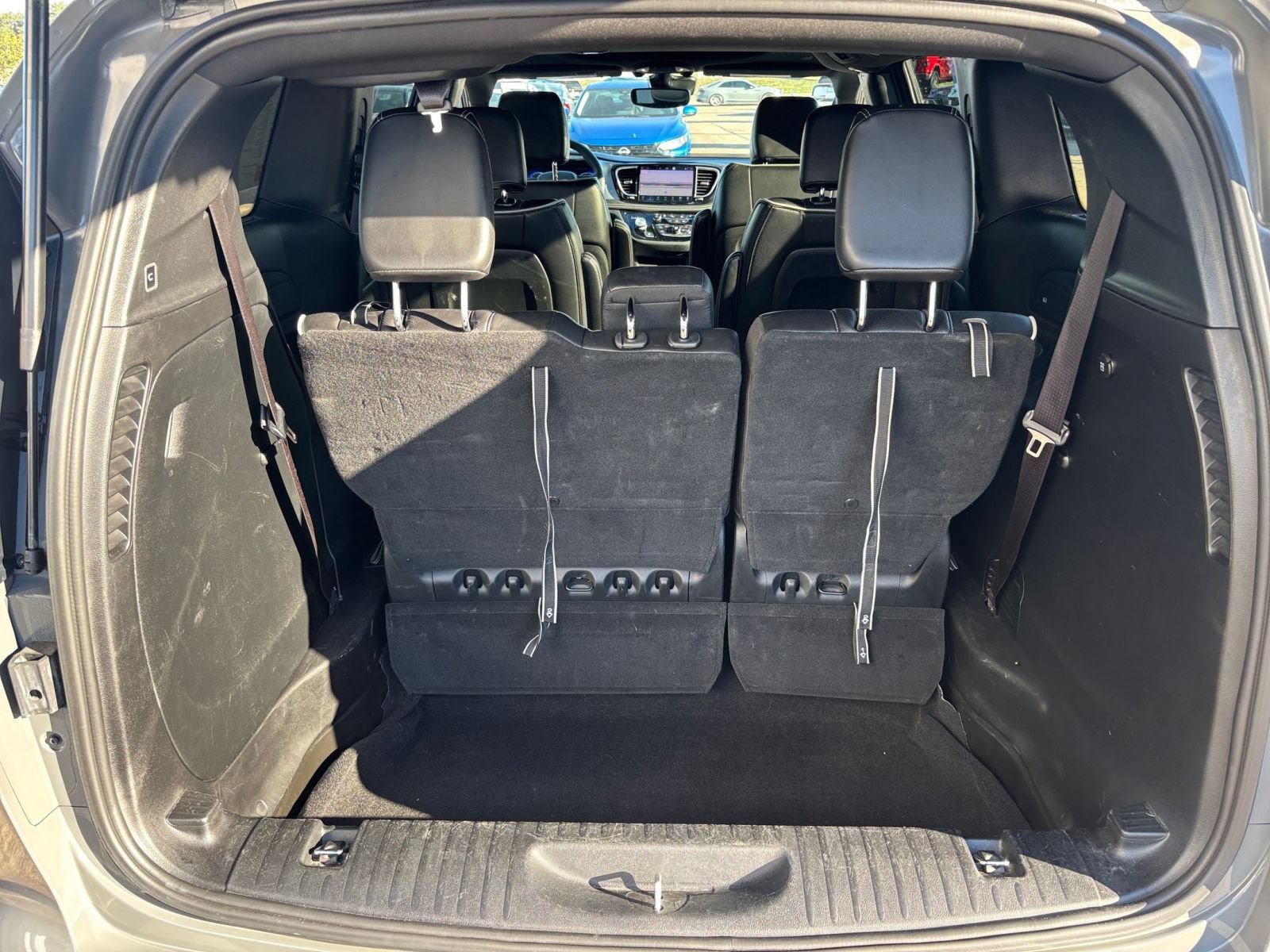Used 2025 Chrysler Pacifica Limited FWD image 35