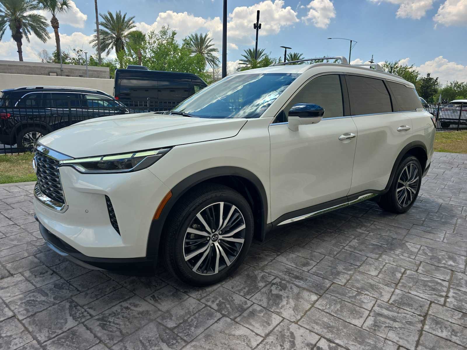Used 2025 INFINITI QX60 Sensory AWD/4WD image 8