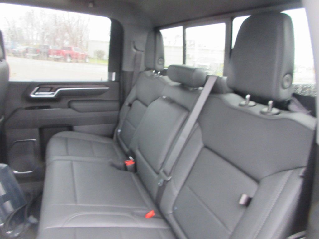 New 2026 GMC Sierra 2500 SLT w/ SLT Premium Package image 14