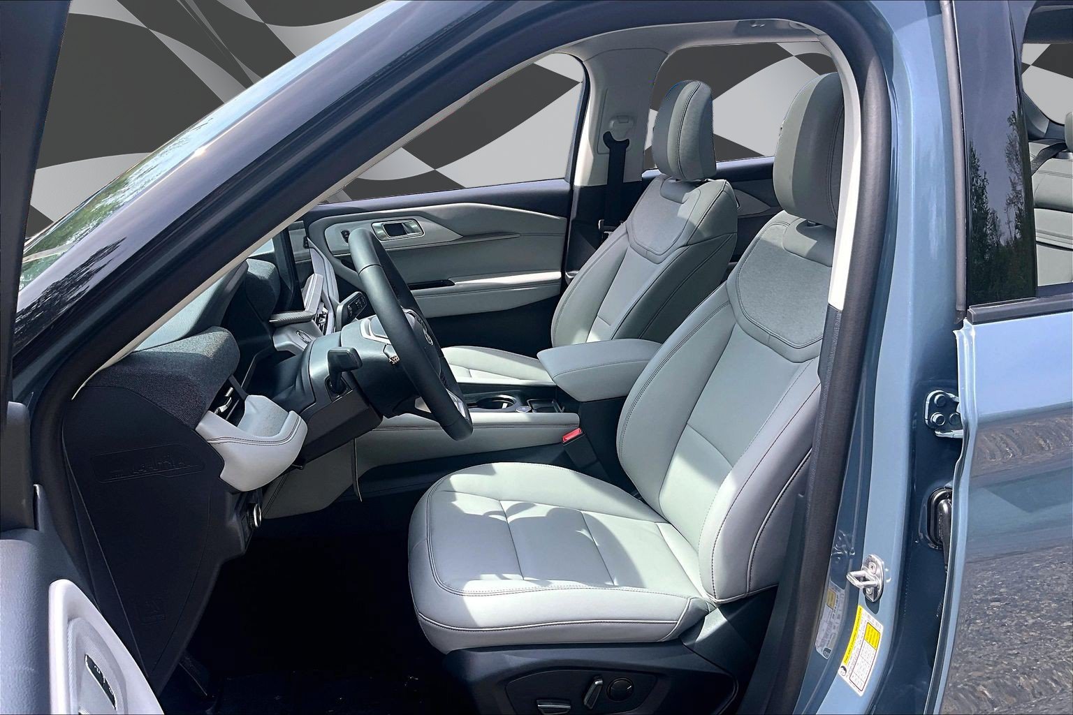 New 2026 Ford Explorer Active w/ Active Comfort Package AWD/4WD image 9