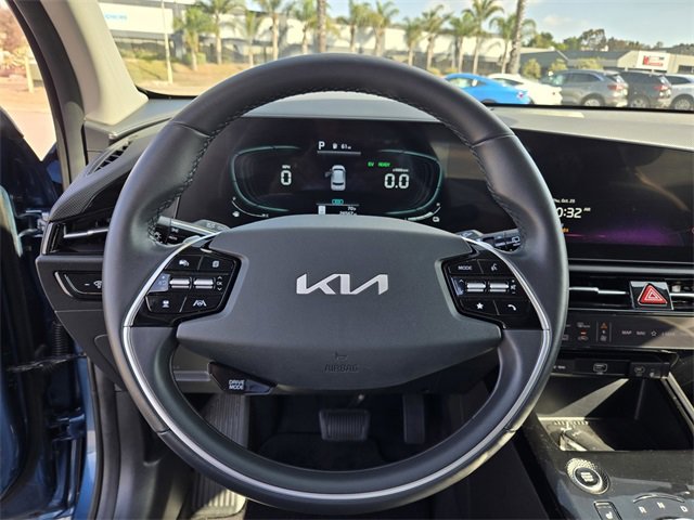Used 2024 Kia Niro EX image 25