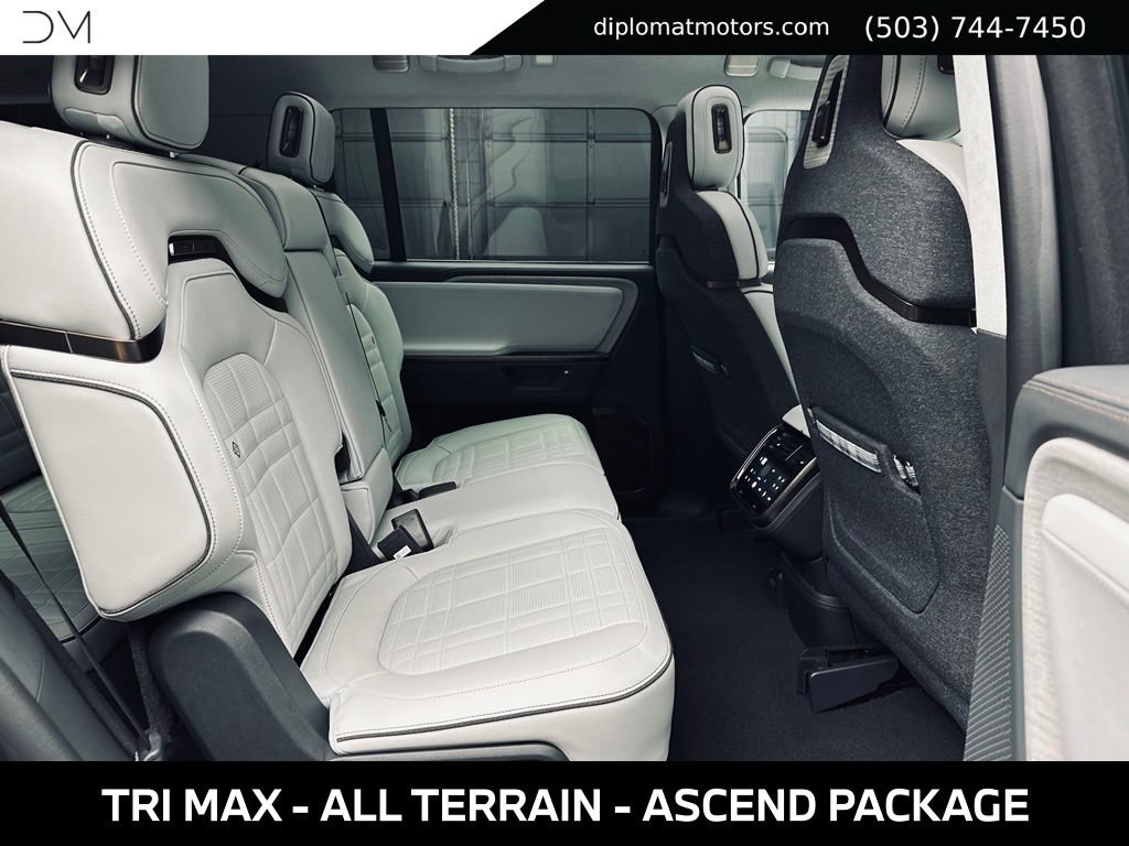 Used 2025 Rivian R1S Premium AWD/4WD image 20