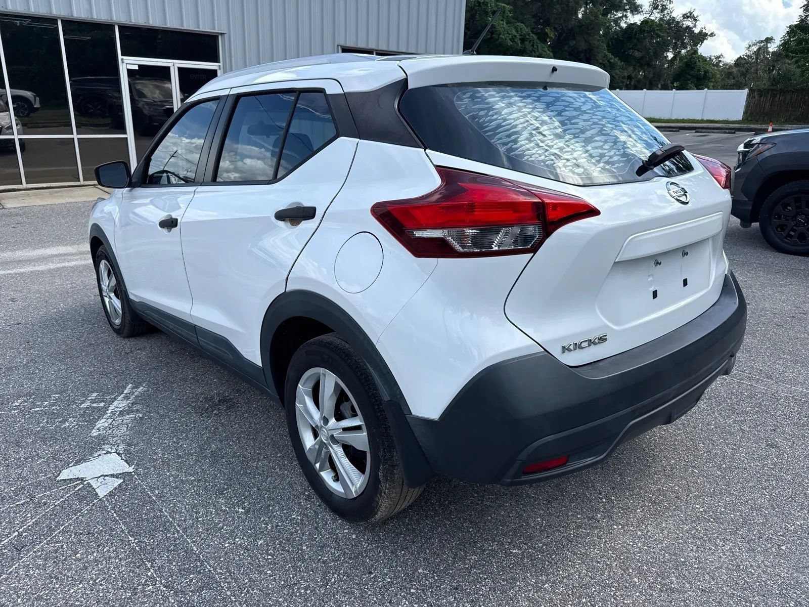 Used 2019 Nissan Kicks S FWD image 11