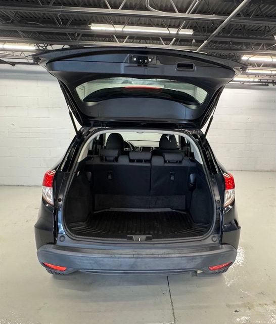 Used 2019 Honda HR-V LX image 10