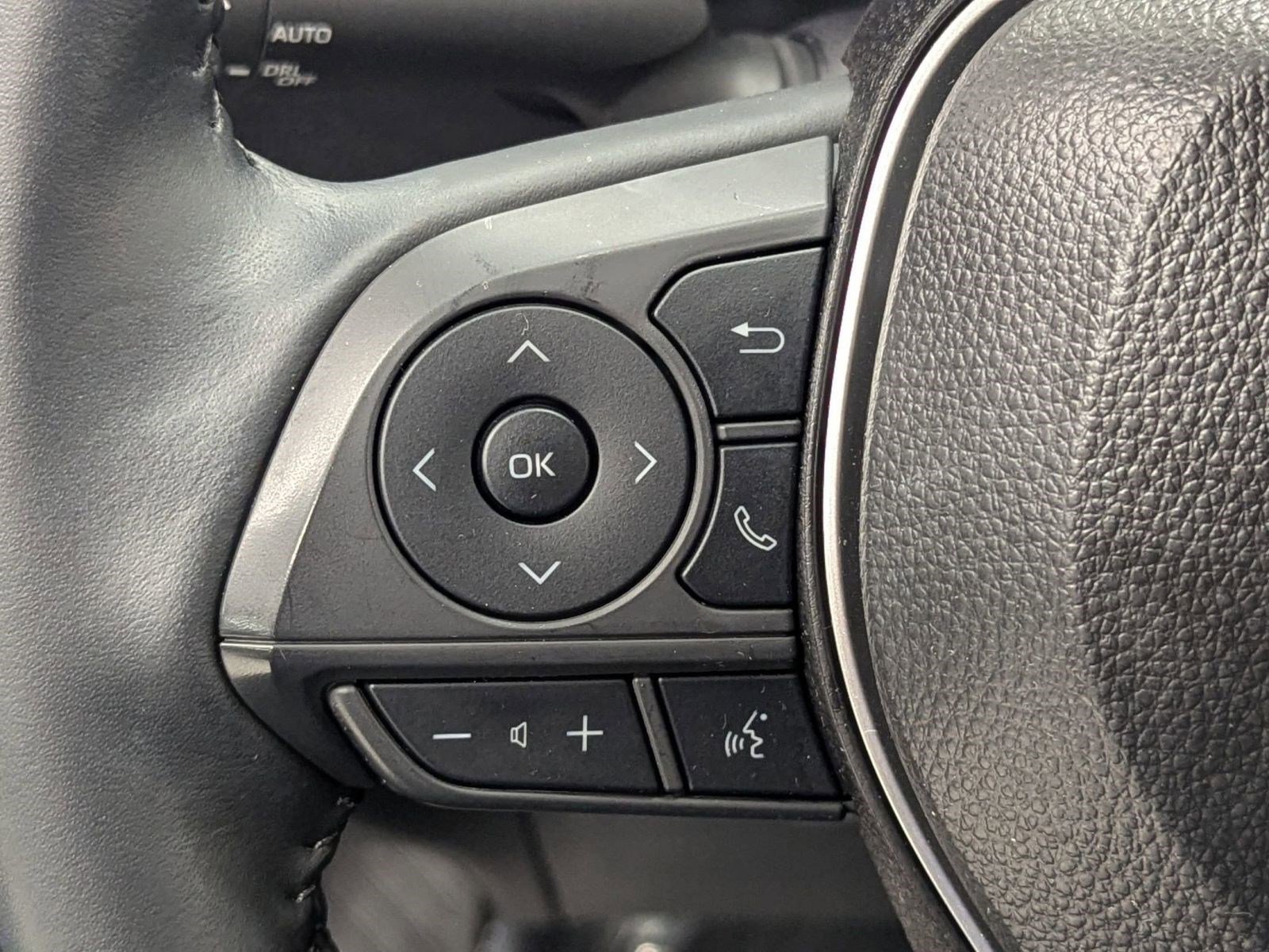 Used 2024 Toyota Corolla Cross LE image 11