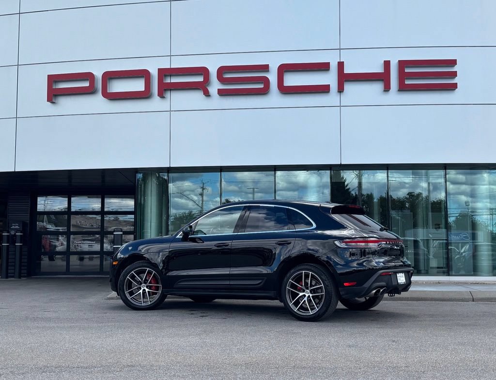 Certified 2023 Porsche Macan S AWD/4WD image 3