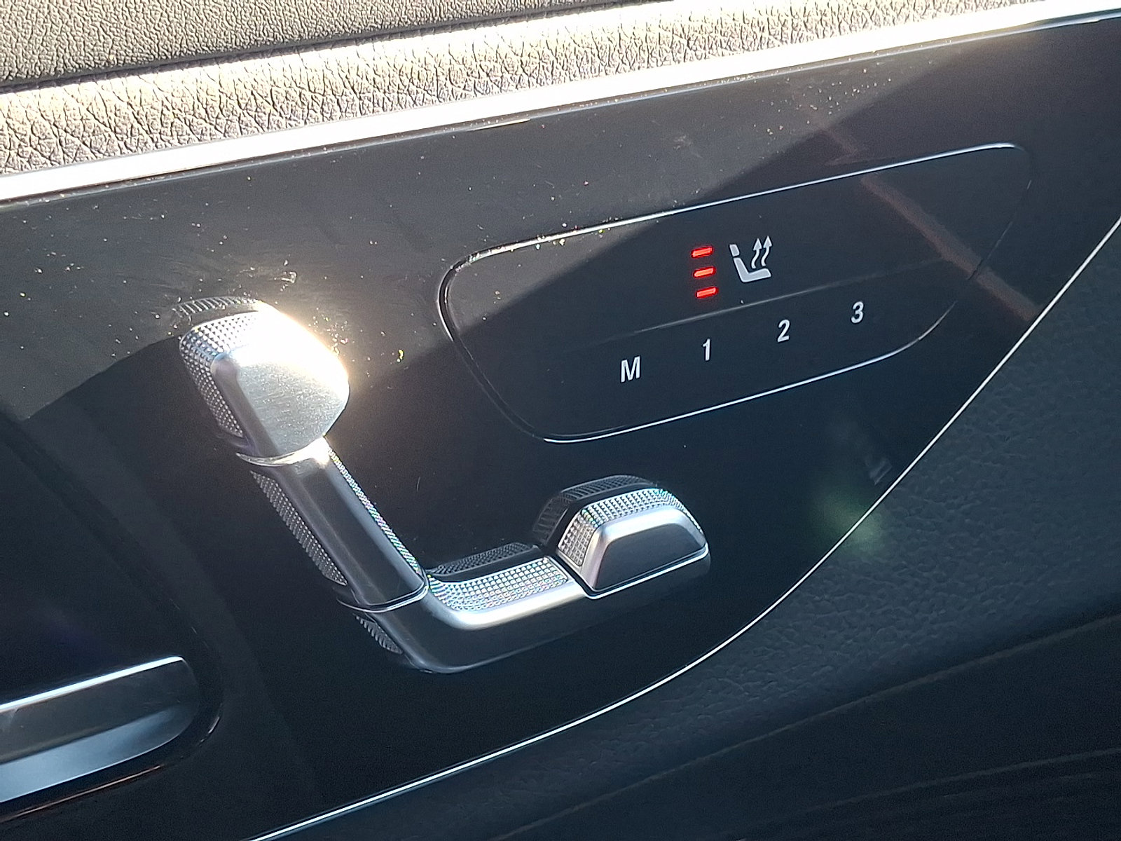 Certified 2025 Mercedes-Benz GLC 300 4MATIC image 24