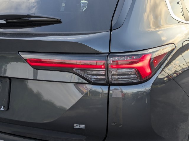 New 2026 Mitsubishi Outlander SE FWD image 11