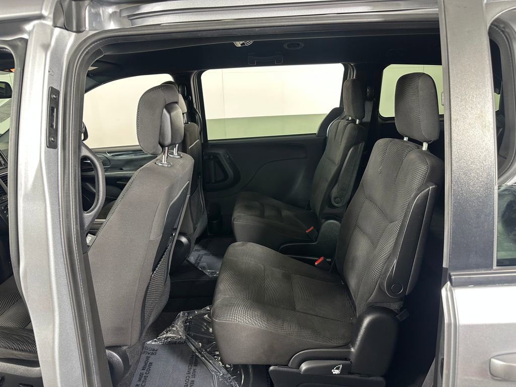 Used 2020 Dodge Grand Caravan SE image 20