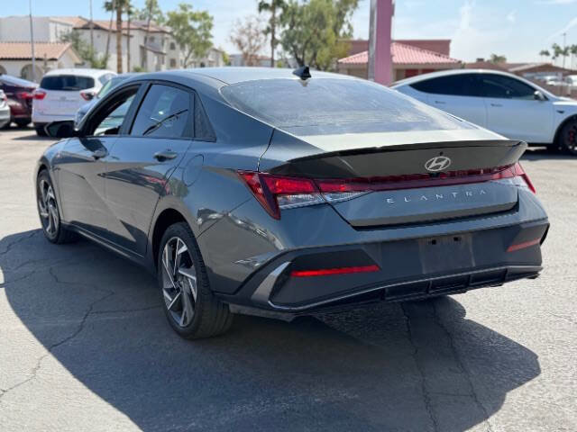 Used 2025 Hyundai Elantra Sport FWD image 5