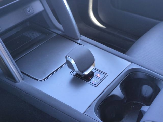 Used 2025 Land Rover Discovery Sport S image 9