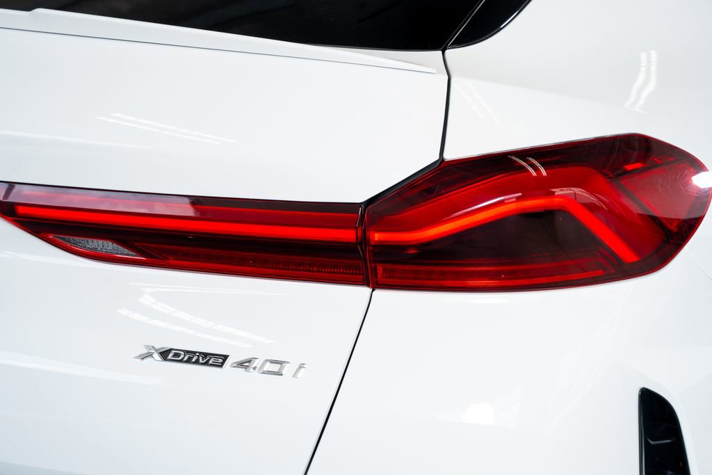 Used 2022 BMW X6 xDrive40i w/ M Sport Package AWD/4WD image 13