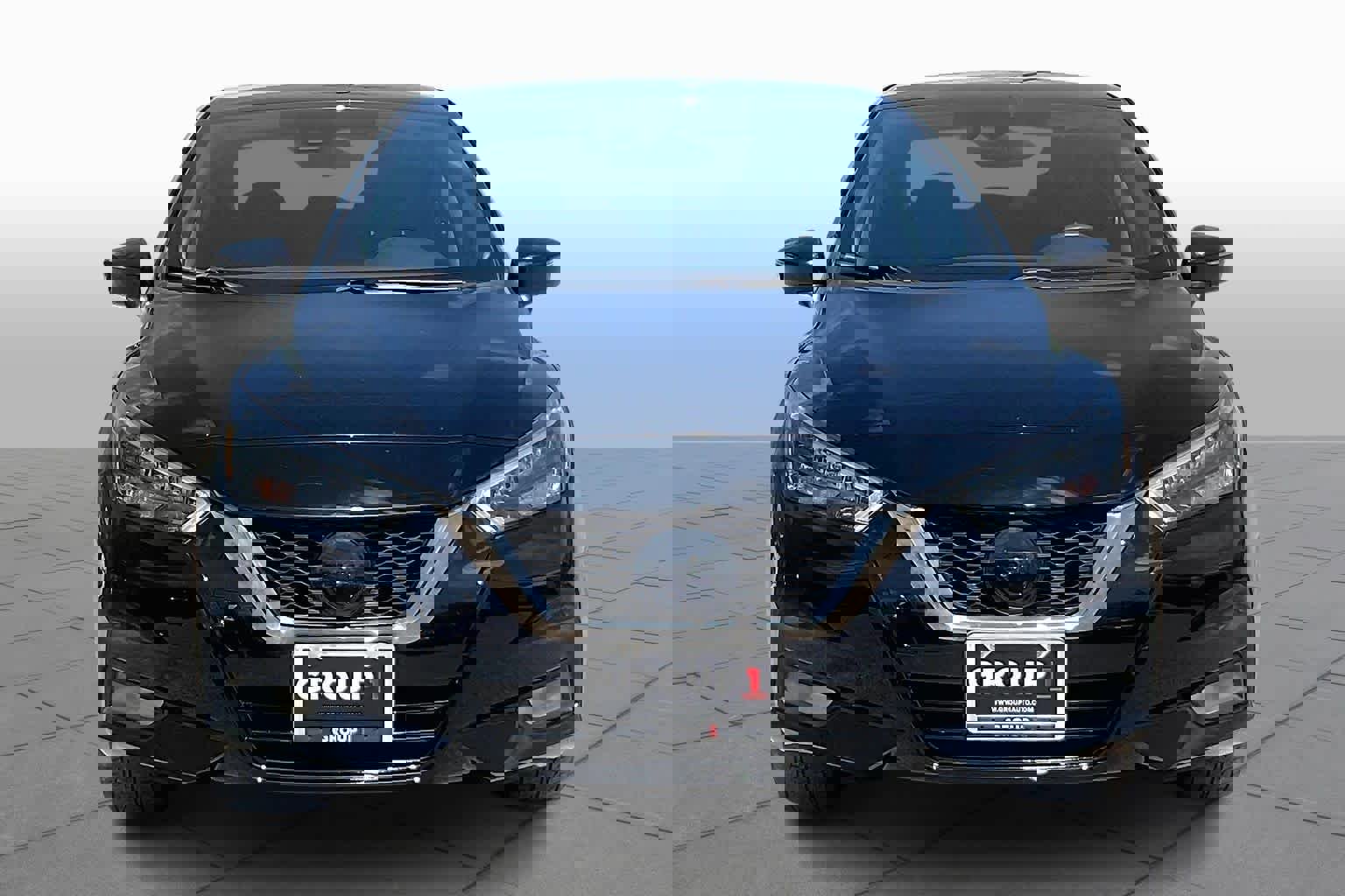 Used 2021 Nissan Versa SR w/ Convenience Package image 4