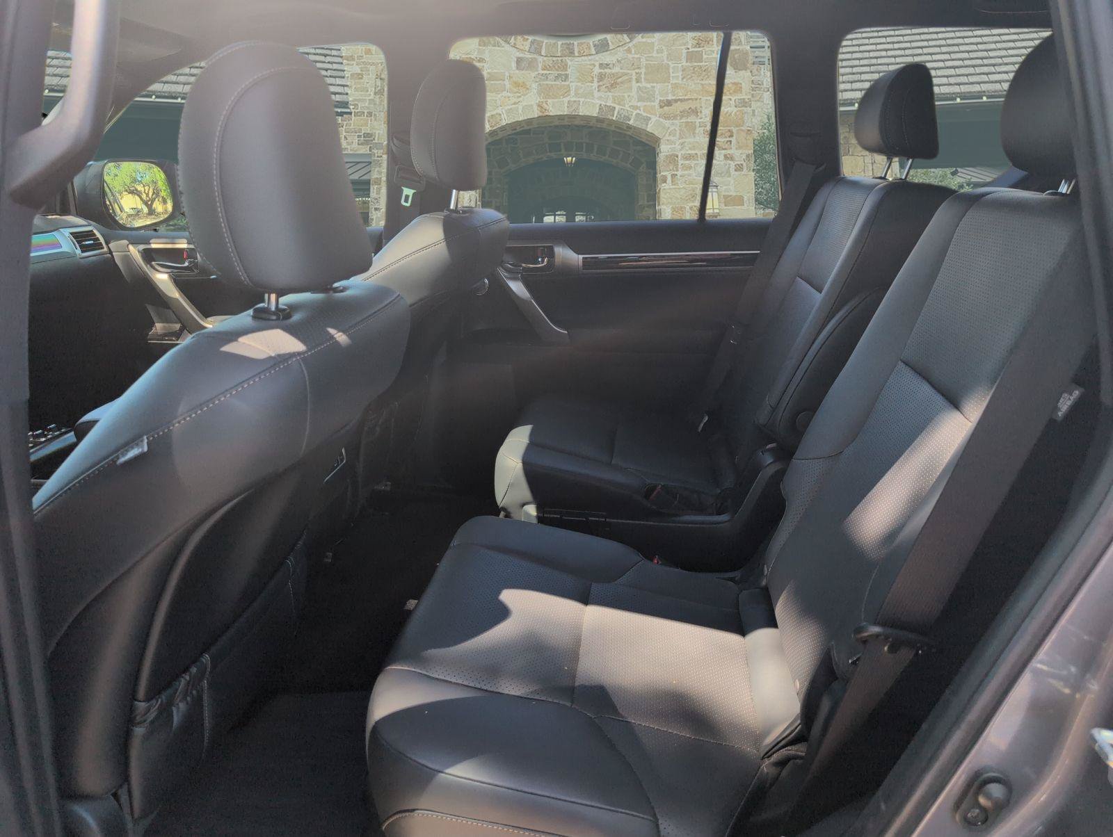 Certified 2021 Lexus GX 460 Luxury w/ Sport Design Package AWD/4WD image 17