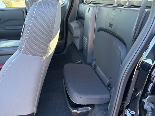 Used 2025 Nissan Frontier SV w/ SV Convenience Package RWD image 22