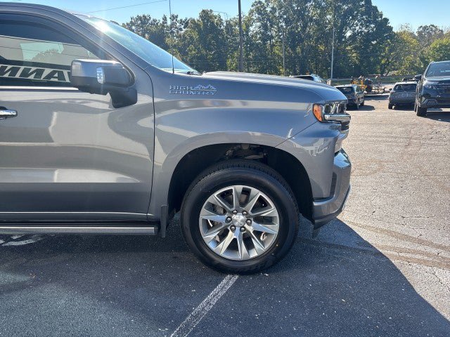 Used 2019 Chevrolet Silverado 1500 High Country w/ Technology Package AWD/4WD image 5