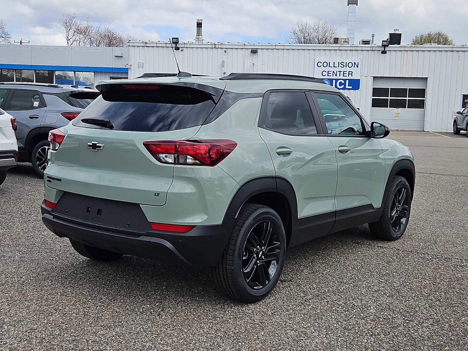New 2026 Chevrolet TrailBlazer LT w/ Midnight Edition AWD/4WD image 4