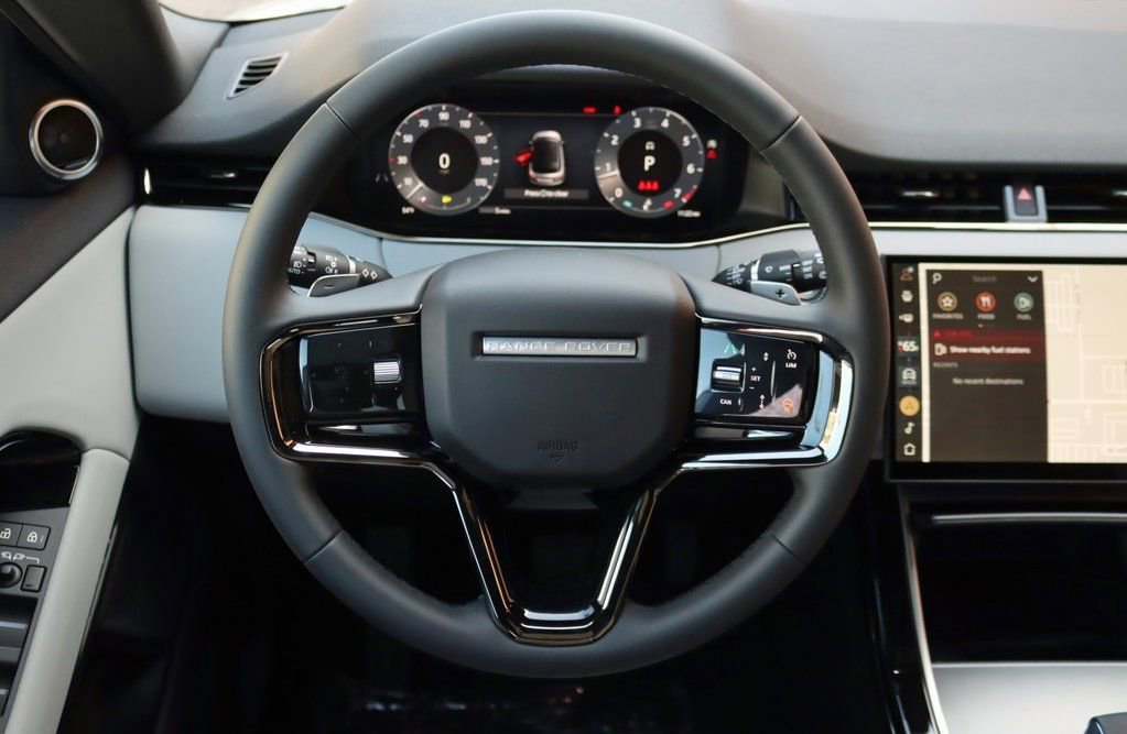 Used 2026 Land Rover Range Rover Evoque S image 17