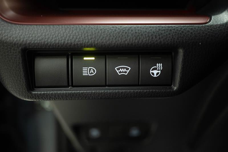 Used 2026 Toyota Prius Plug-In Hybrid image 31