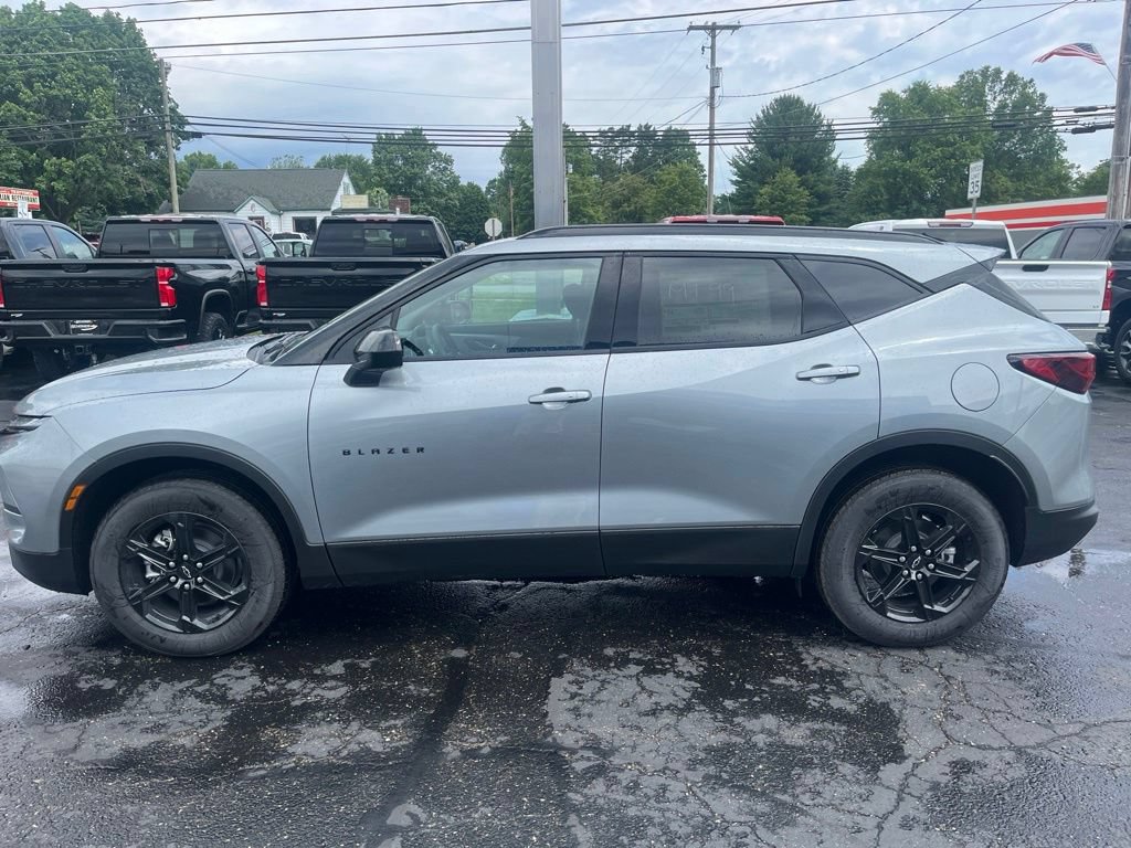 New 2026 Chevrolet Blazer LT w/ Convenience Package AWD/4WD image 2