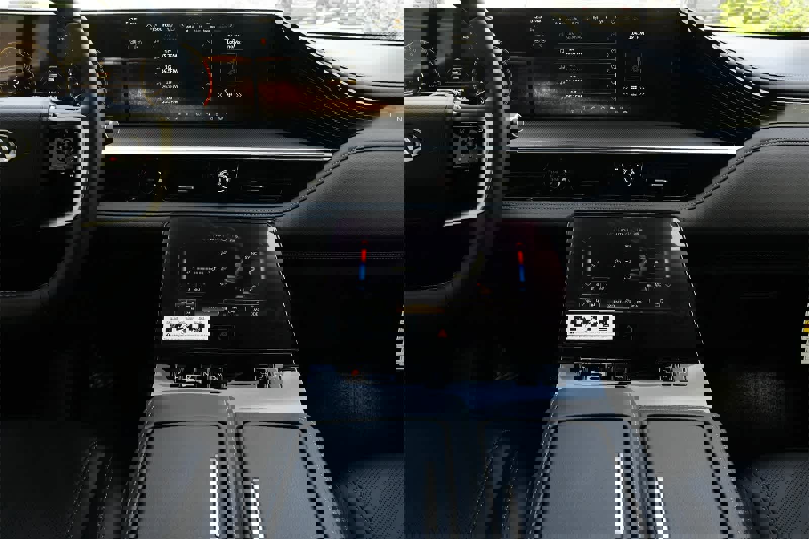 New 2025 INFINITI QX80 Luxe w/ Cargo Package image 13