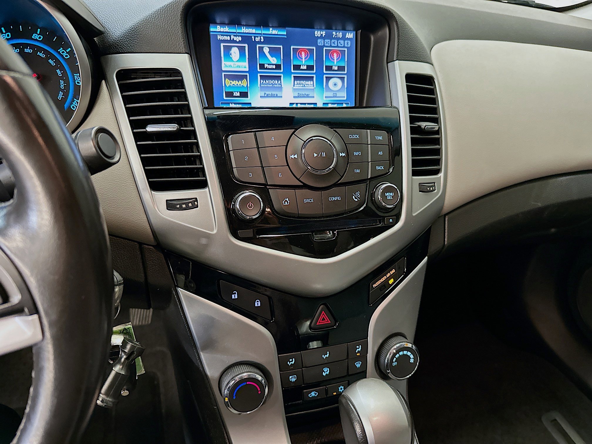 Used 2014 Chevrolet Cruze LT FWD image 25