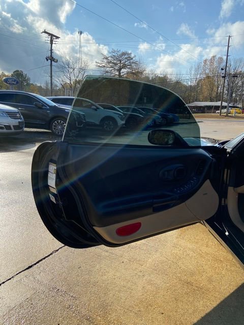 Used 2004 Chevrolet Corvette Convertible w/ Preferred Equipment Group image 11