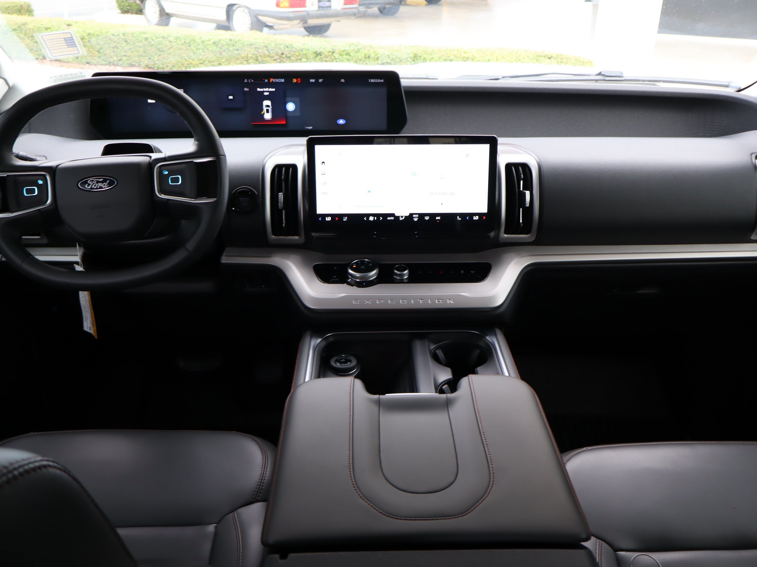 Used 2025 Ford Expedition Active RWD image 17