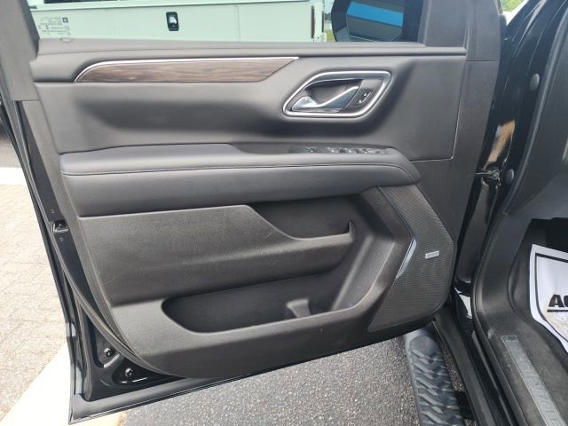 Used 2021 Chevrolet Suburban Z71 w/ Z71 Signature Package AWD/4WD image 25