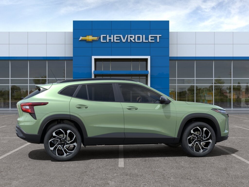 New 2024 Chevrolet Trax RS w/ Sunroof Package FWD image 6