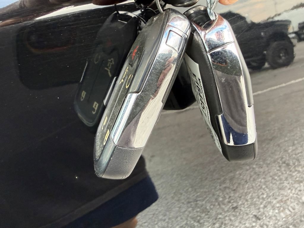 Used 2024 GMC Terrain SLT image 29