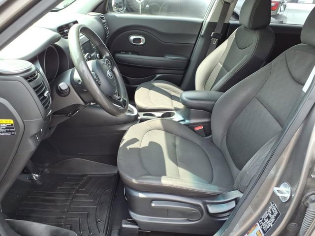 Used 2017 Kia Soul w/ Convenience Package FWD image 4