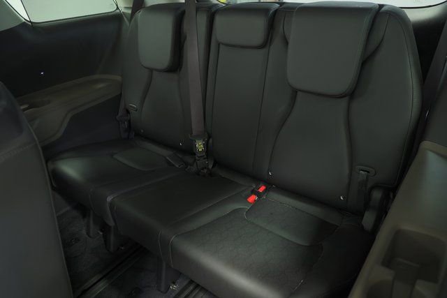 Used 2025 Kia Carnival SX image 36