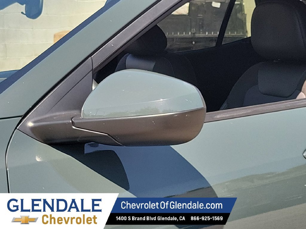 Used 2025 Chevrolet Trax LT FWD image 11